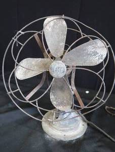 COLLECTIBLE  DELCO ELECTRIC FAN