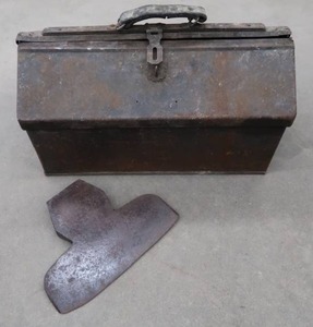 ANTIQUE  BROAD HEAD AXE HEAD  VINTAGE METAL TOOL BOX