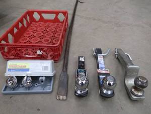 ASSORTMENT OF BALL HITCHES.