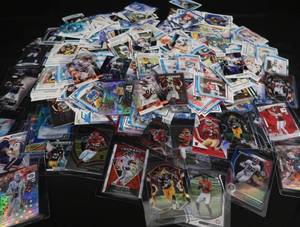 COLLECTIBLE CARDS