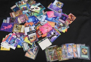 COLLECTIBLE CARDS
