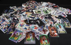 COLLECTIBLE BASEBALL CARDS