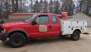 2004 FORD F-250 WITH SIDE TOOL BOXES