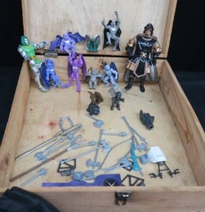 VINTAGE WOODEN BOX  VINTAGE GARGOYLES ACTION FIGURES