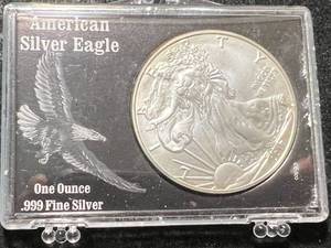 2017 AMERICAN SILVER EAGLE 1 TROY OZ .999 FINE SILVER IN CASE