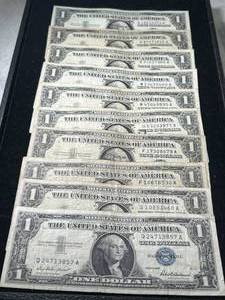 GROUP OF 10 US BLUE SEAL $1 SILVER CERTIFICATES
