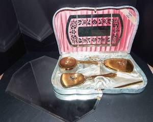 Vintage Vanities by Deltah Vanity Set