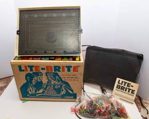 1978 Lite-Brite Toy Set w Original Box  Includes Pegs & Instructions