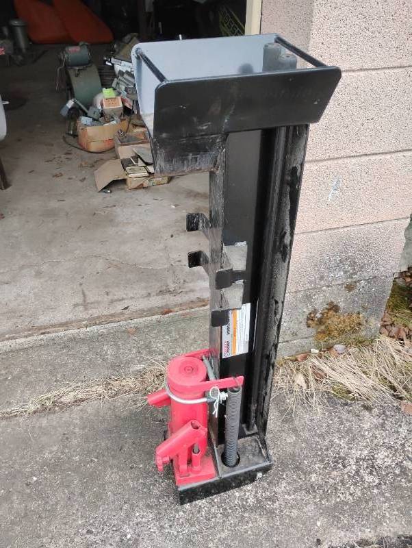 Central Machinery 10 ton Log Splitter