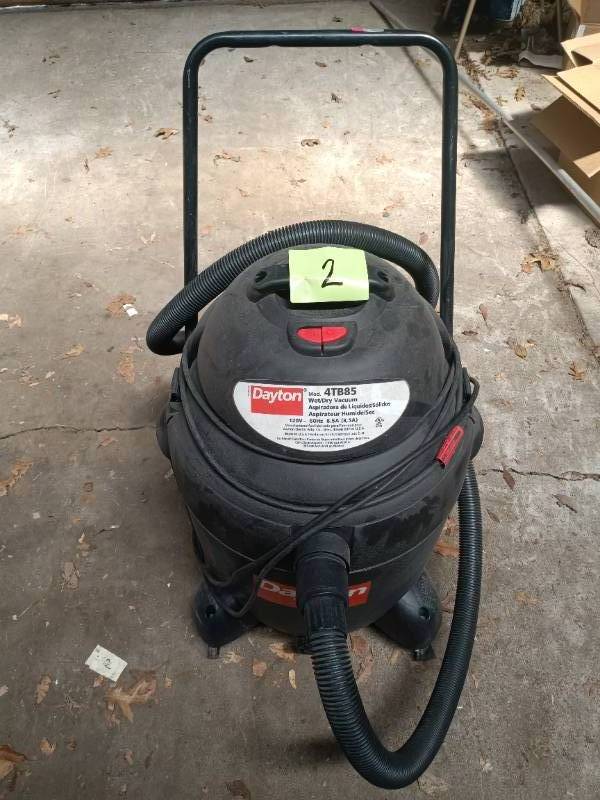 Dayton Shop Vac With Accessories