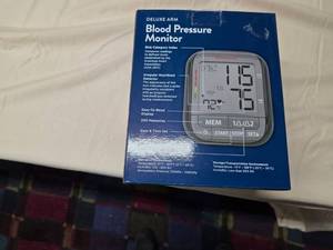 Walgreens Deluxe Arm Blood Pressure Monitor WGNBPA-740 w Cuff Box