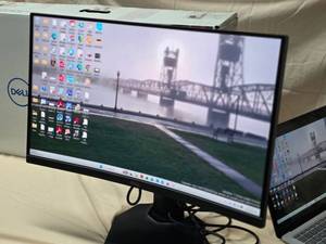 Dell 24 Curved Gaming Monitor w Stand & Box Tested Powers On