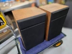 DLK 1 12 Vintage Bookshelf Speakers Pair Walnut Veneer 24in Good