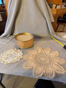 Guildcraft MCM Gold Tone Tin Box w Lid & 2 Vintage Doilies Lot