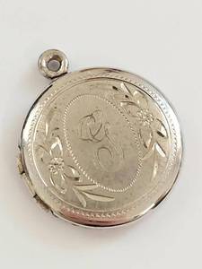 Sterling Silver Engraved G Locket