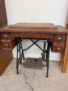 Antique Oak Treadle Sewing Machine Cabinet Base Carved 34x18x29