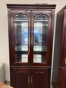 Traditional Lighted Curio China Cabinet Cherry Finish Glass Doors