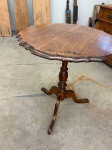 Vintage Wood Pedestal Side Table Scalloped Top 25in Tall Good