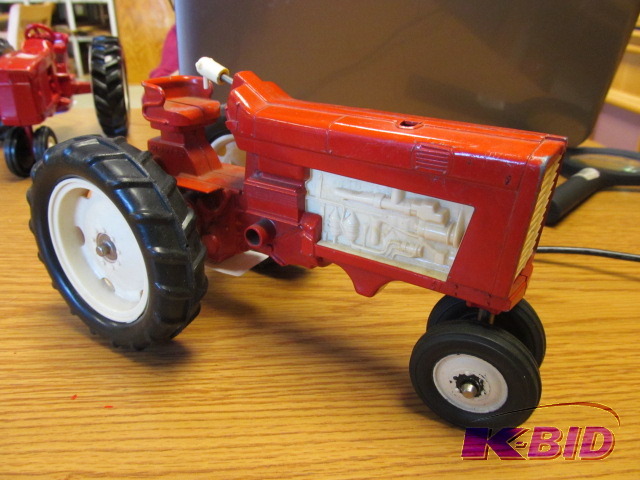 lot 11 image: Hubley Tractor 116 scale