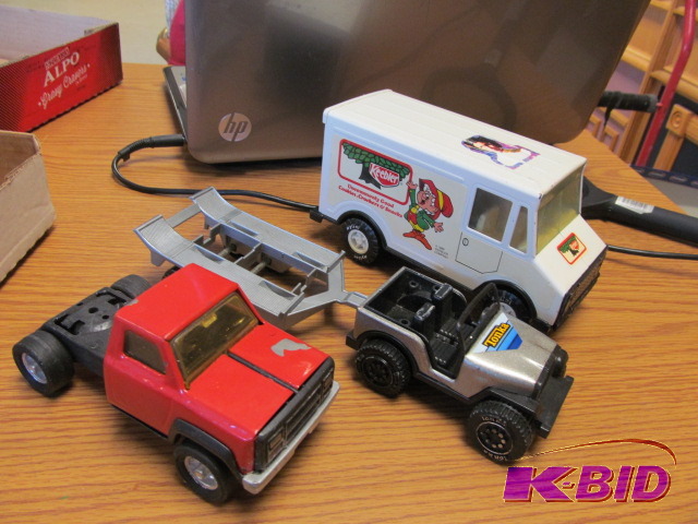 lot 24 image: Tonka Miscellaneous Trucks  Lot