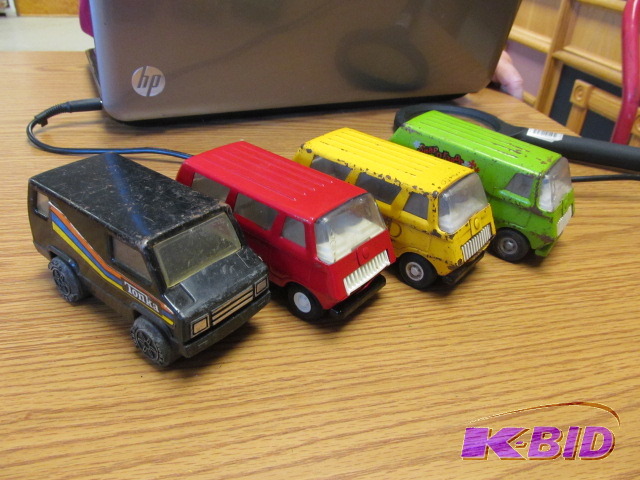lot 25 image: Tonka Vans Lot
