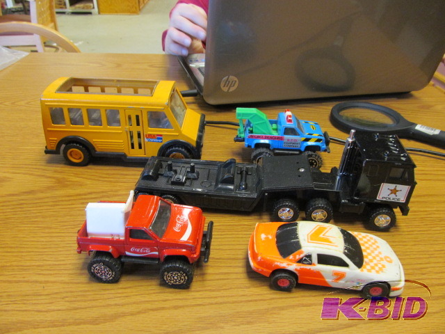 lot 27 image: Remco Toys Miscellaneous Lot