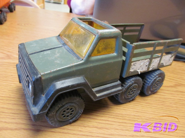 lot 35 image: Tonka 1978 Army Truck 70s