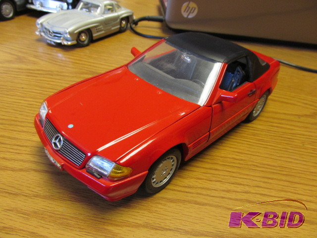 lot 44 image: 1990 Revell 118 scale Mercedes Benz 500 SL
