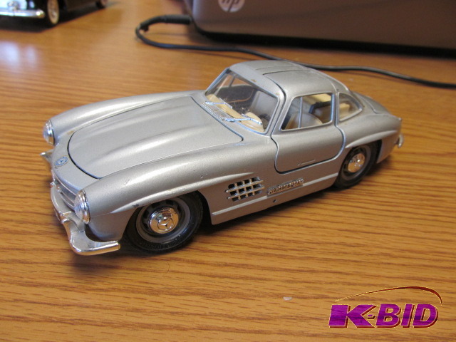 lot 46 image: 1954  Mercedes Benze 300 SL Gull Wing  124 scale