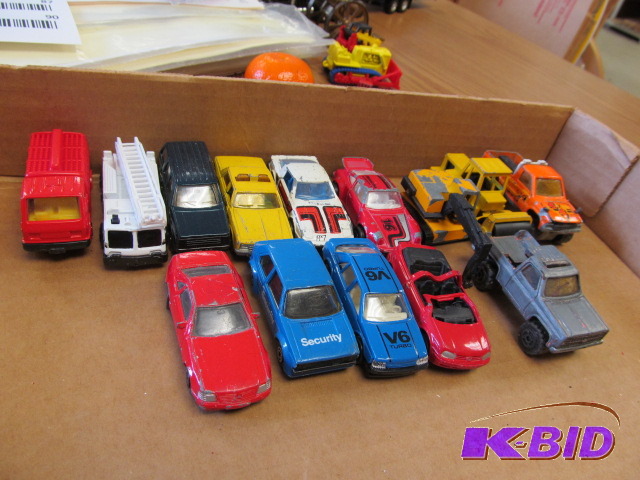 lot 61 image: Lot of miscellaneous die cast toys 164 scale