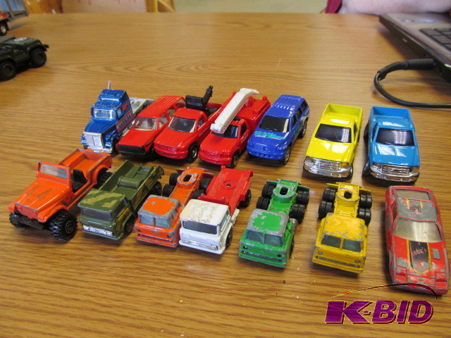lot 62 image: Lot of 14 die cast 164