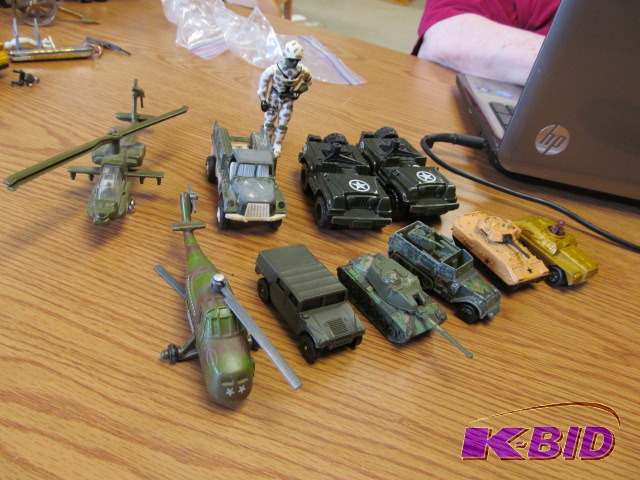 lot 78 image: Lot of misc Military Equipment