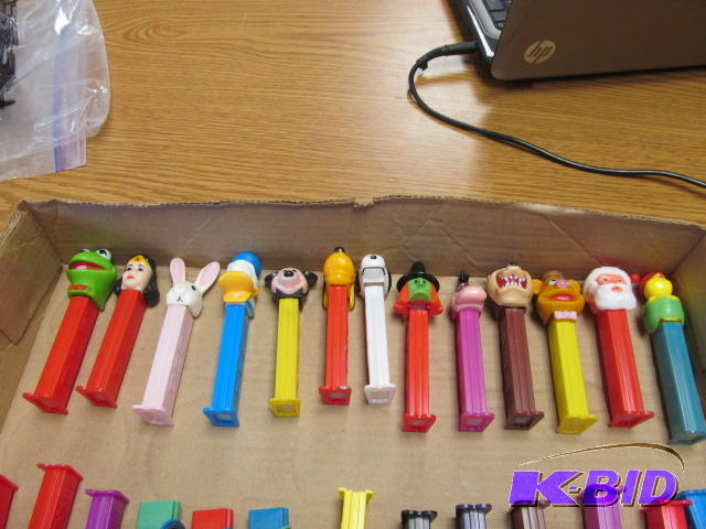 lot 83 image: Bakers Dozen PEZ  dispensers different characters