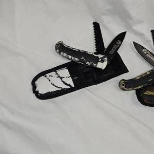 2-As New Whitetail Unlimited Lock Back Knives wSheath