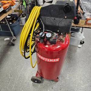 Craftsman 1.5 HP 26 Gallon Vertical Air Compresser with Hose