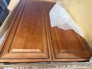 NEW J&K Cabinetry Model K10 W2742-See Photo For Size