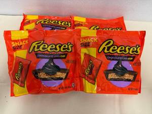 4 Bags Reeses Chocolate Lava Cups