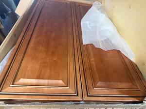 NEW J&K Cabinetry Model K10 W2742-See Photo For Size