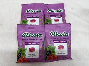 SSS. 4x 32 Wrapped Drops Ricola Throat Balm-Berry Medley