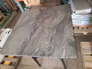 32x32 bar high table