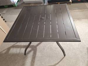 42x42 aluminium patio table