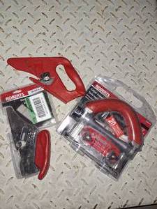 Carpet knifes