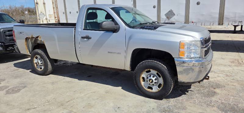 2011 Chevy 2500HD Reg. Cab 4x4
