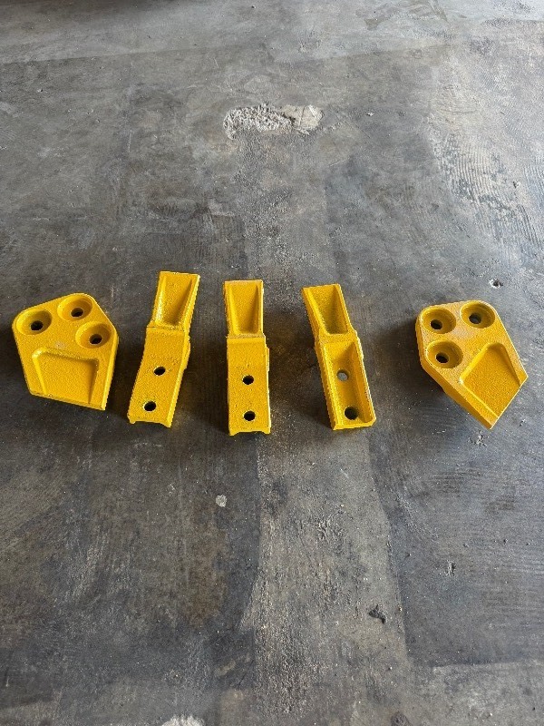 BUCKET TEETH SIDE TEETH