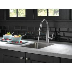 Delta Essa Arctic Faucet 1-Handle Deck-Mount
