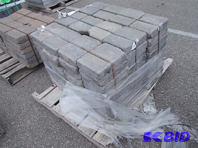 lot 8 image: Pavers