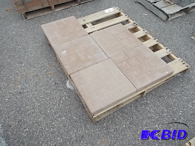 lot 14 image: Pavers