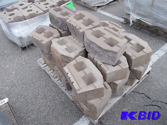 lot 39 image: Block
