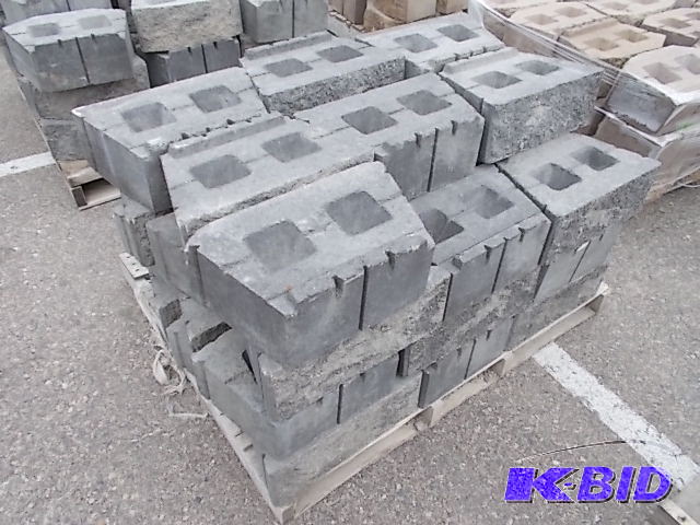lot 47 image: Block