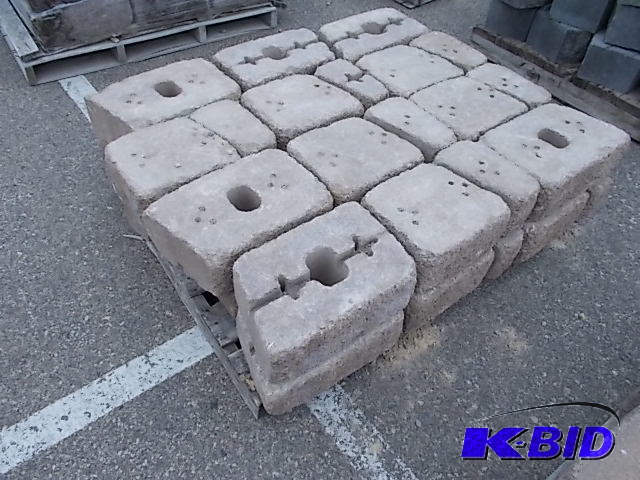 lot 55 image: Block